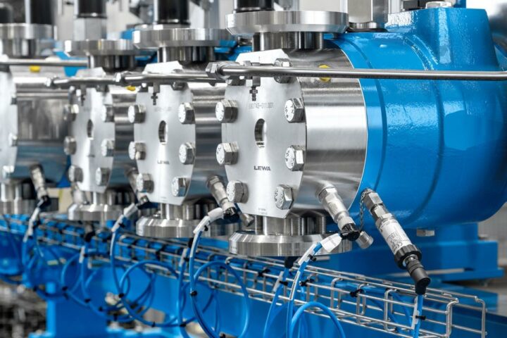Une pompe combinée à six têtes pour un dosage précis et fiable de l’acide sulfurique!