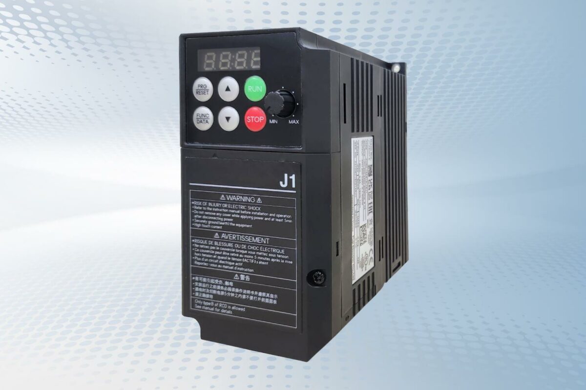 Variateur d’entrée de gamme offrant couple stable et installation simplifiée